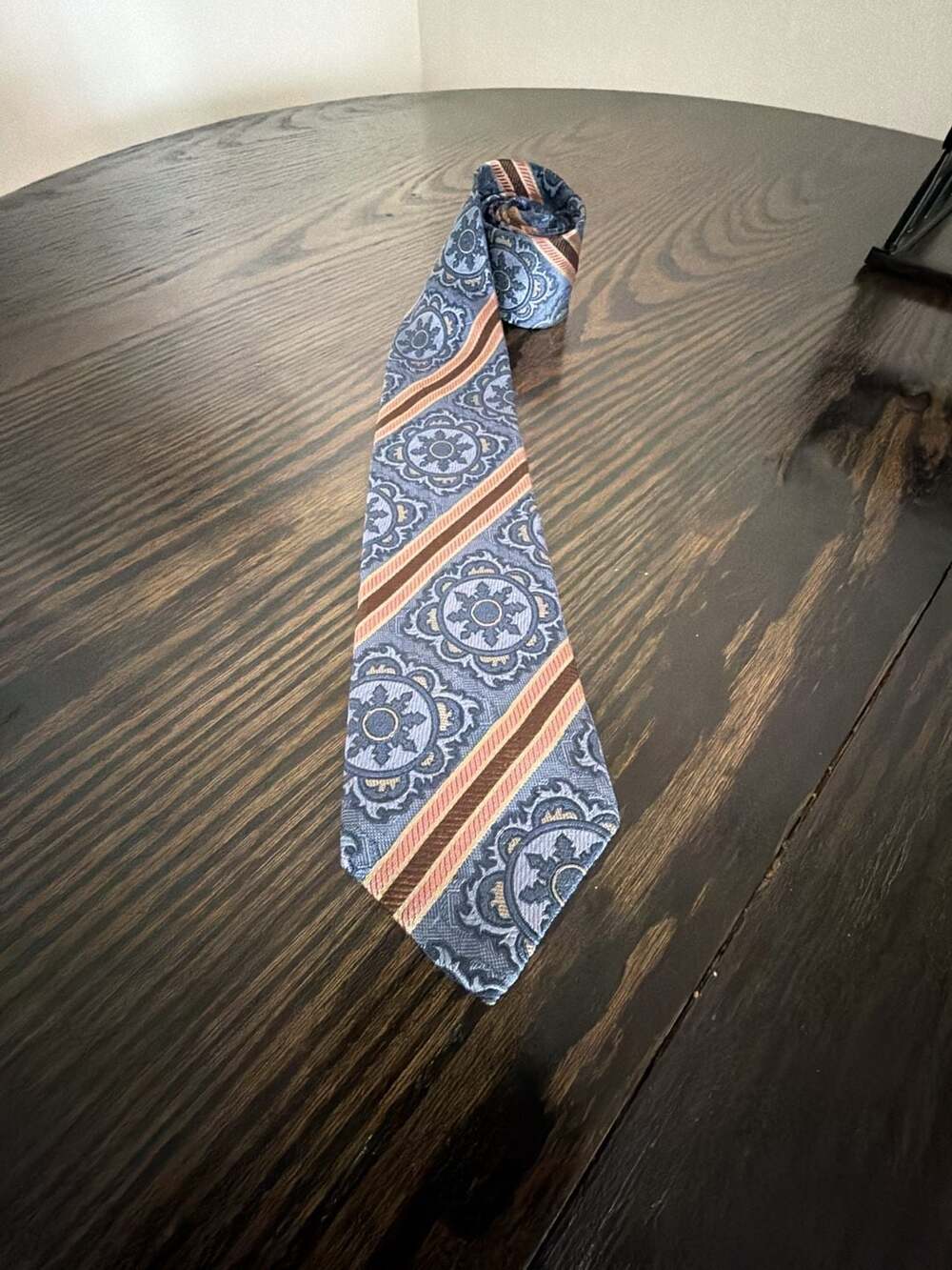 Robert Talbott Best Of Class Guffey's Silk Tie Blue Medallion Stripe